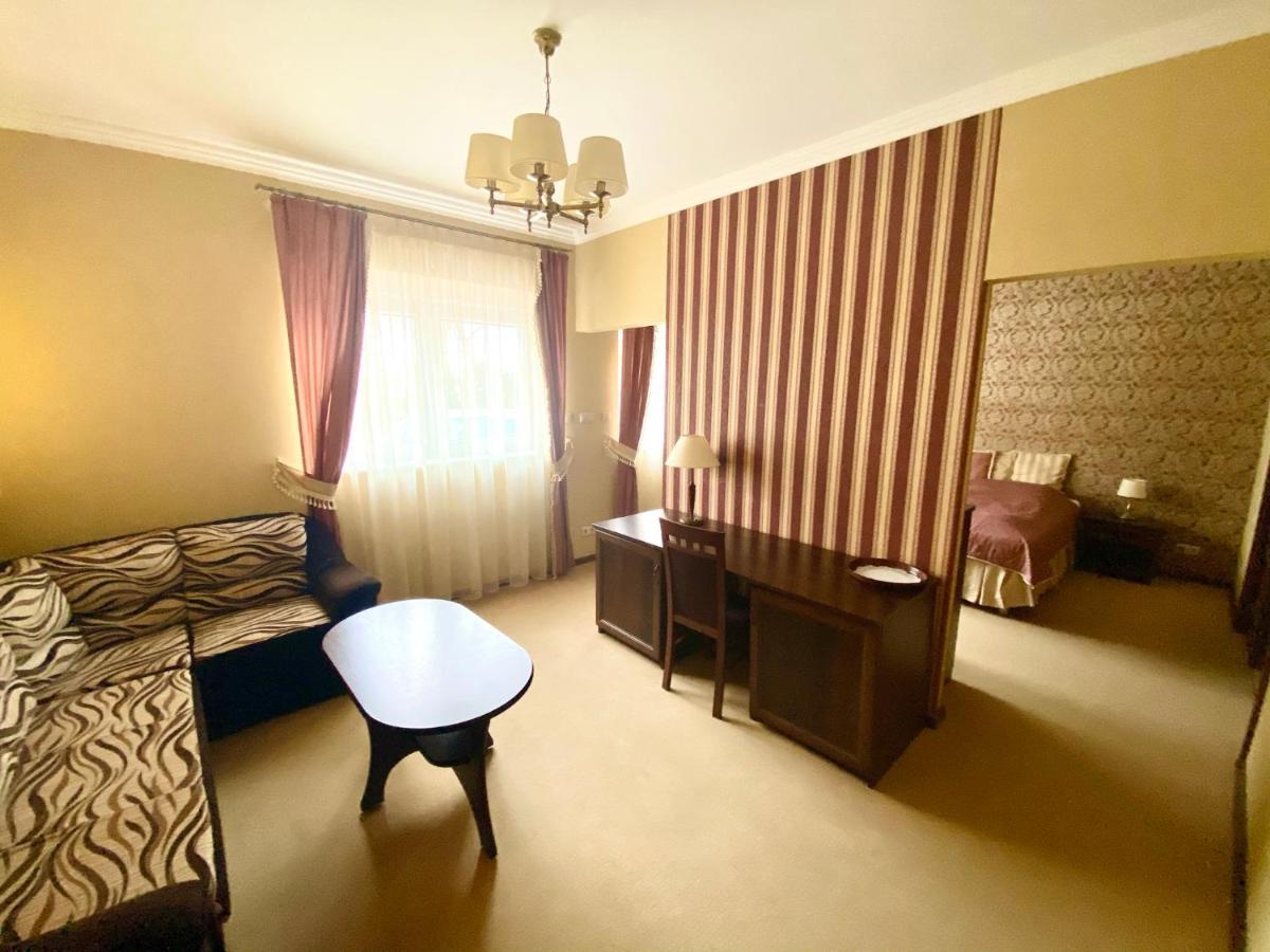 فندق Przy Debach ستارغارت ستاتشينسكي المظهر الخارجي الصورة